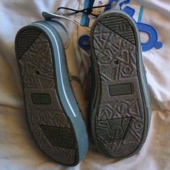 Build a bear shark shoes - Picture 3 of 4